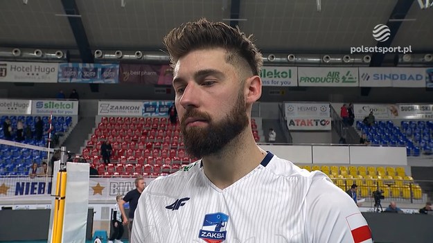 Grupa Azoty ZAKSA Kędzierzyn-Koźle wygrała 3:2 z Knack Roeselare w meczu 6. kolejki fazy grupowej Ligi Mistrzów. - Fajnie by było, gdybyśmy nie zapominali, co ci zawodnicy zrobili dla tego klubu, ile sukcesów osiągnęli, bo jak czasami dochodzą mnie słuchy, co ludzie mówią... Ja wiem, że każdy może mówić, ale pomyślcie czasem, że my też jesteśmy ludźmi, mamy swoje uczucia, nie jesteśmy robotami - powiedział Bartosz Bednorz, przyjmujący ZAKSY.

