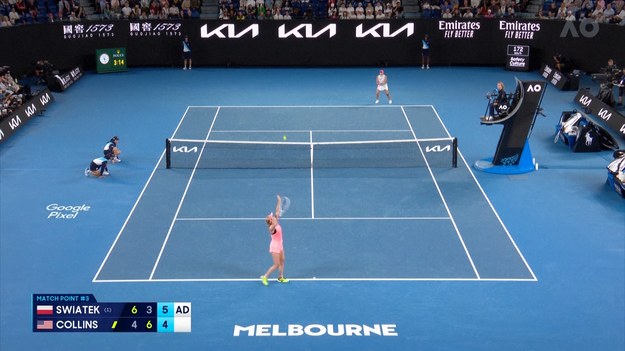 Iga Świątek pokonała Danielle Collins 6:4, 3:6, 6:4, dzięki czemu awansowała do trzeciej rundy Australian Open. Tam zmierzy się z Czeszką Lindą Noskovą. Jak zauważają eksperci, dla Igi Świątek ten turniej może być pełen okazji do rewanżów.
