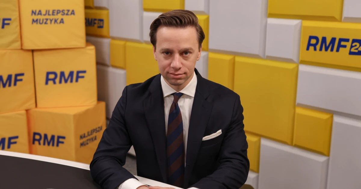 ​Nie mam wielkiej sympatii do Lewicy, dokonała wczoraj samozaorania i jesteśmy z tego w pewnym stopniu zadowoleni - tak Krzysztof Bosak w Porannej rozmowie w RMF FM skomentował upadek wniosku Lewicy o odwołanie go z funkcji wicemarszałka Sejmu. Jak mówił, Konfederacja zagłosuje przeciwko projektowi budżetu na 2024 rok.