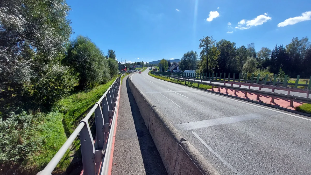 Trzy nowe mosty: dwa w Krzyszkowicach i jeden w Jaworniku zastąpią stare, jeszcze przedwojenne konstrukcje, które powstały w 1936 roku. Generalna Dyrekcja Dróg Krajowych i Autostrad podpisała umowę na ich zaprojektowanie.