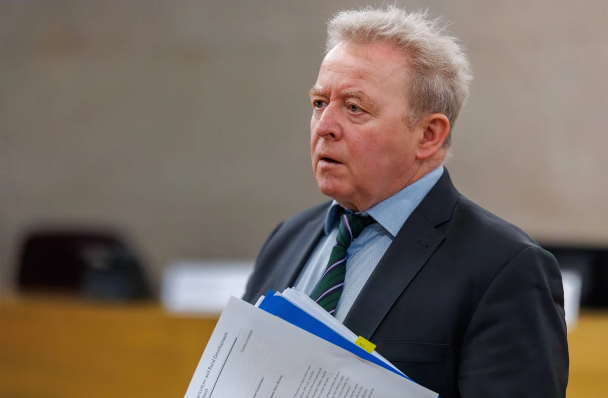 Unia Europejska przymierza się jednak do wprowadzenia kontyngentów, czyli ograniczeń ilościowych na ukraińskie jaja, drób i cukier. Komisarz ds. rolnictwa Janusz Wojciechowski negocjuje wewnątrz Komisji Europejskiej wysokość tych ograniczeń, które zostałyby wpisane do projektu rozporządzenia przedłużającego bezcłowy handel z Ukrainą do czerwca 2025 r. "Wysokość tych ograniczeń ilościowych to obecnie kluczowa sprawa" - przekazał dziennikarce RMF FM unijny dyplomata. 