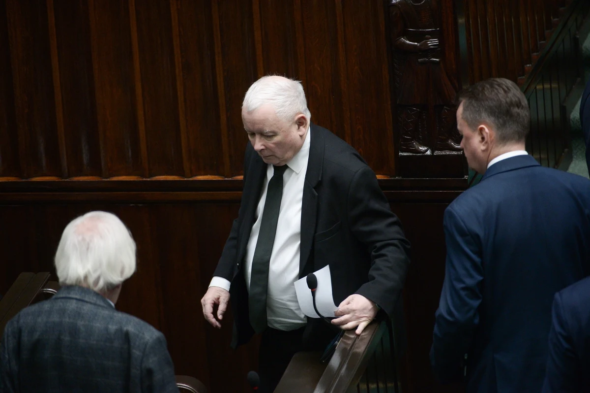 Nigdy nie mówiłem, że nie było afery wizowej. Mówiłem, że nic o tym nie wiem - powiedział w czwartek prezes PiS Jarosław Kaczyński. Dodał, że kiedy podlegało mu CBA, nie było zarzutów karnych wobec Wawrzyka poza niepokojem odnośnie jego nadzoru, dlatego został odwołany.