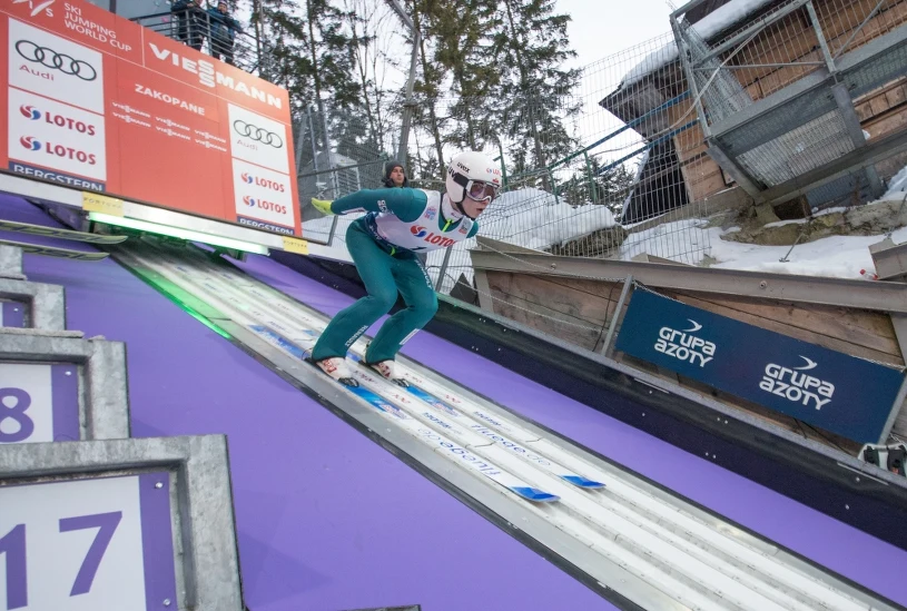 Niepokojące informacje. Polski skoczek wykluczony z kadry. Wylądował w szpitalu