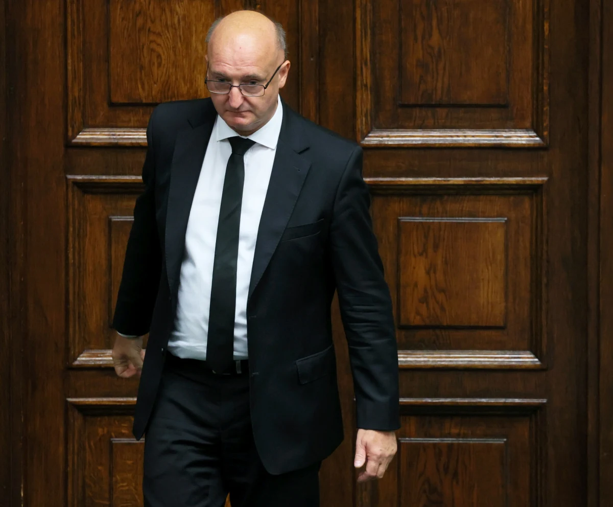 Były wiceminister spraw zagranicznych Piotr Wawrzyk jednak będzie składał wyjaśnienia w prokuraturze - zapewnił w rozmowie z dziennikarzem RMF FM obrońca zatrzymanego Michał Grodzki. Jak dodał, wczorajsza odmowa związana była ze stanem zdrowia jego klienta. 