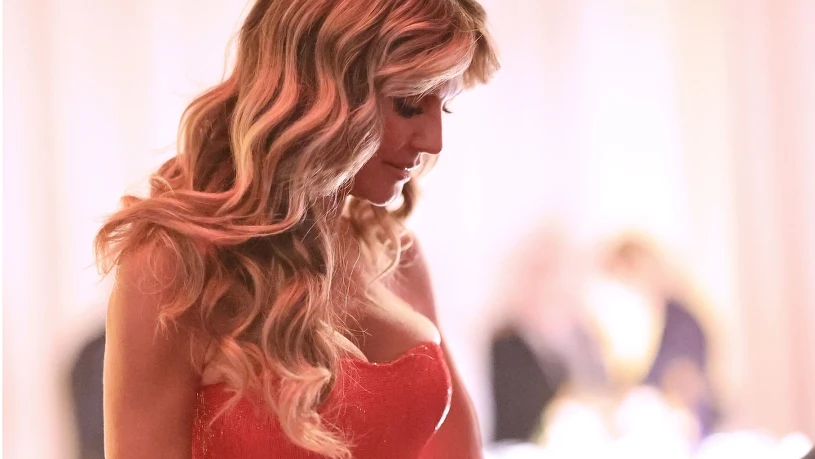 Trencz w tym kolorze to gorący trend wiosny. Heidi Klum skradła całą uwagę