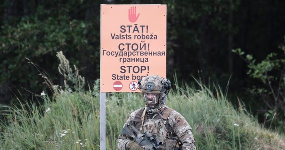 Władze Łotwy czekają na opinię sił zbrojnych na temat zaminowania wschodniej granicy państwa. O bezpieczeństwie, w tym na granicy zewnętrznej NATO i UE, rozmawiają w Rydze w czwartek ministrowie obrony państw bałtyckich.