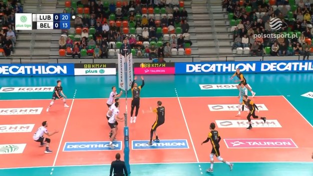 Skrót meczu KGHM Cuprum Lubin – PGE GiEK Skra Bełchatów 1:3 (25:20, 22:25, 19:25, 18:25) - siatkówka, PlusLiga 2024, 16. kolejka.

 

_____

Cuprum: Alexander Berger, Jakub Strulak, Jake Hanes, Wojciech Ferens, Paweł Pietraszko, Danilo Gelinski – Mateusz Masłowski (libero) oraz Maksymilian Granieczny (libero), Adam Lorenc, Kajetan Kubicki, Seweryn Lipiński. Trener: Paweł Rusek.
Skra: Adrian Aciobanitei, Bartłomiej Lemański, Dawid Konarski, Bartłomiej Lipiński, Mateusz Poręba, Grzegorz Łomacz – Benjamin Diez (libero) oraz Przemysław Kupka, Jakub Rybicki, Pierre Derouillon, Wiktor Nowak. Trener: Andrea Gardini.