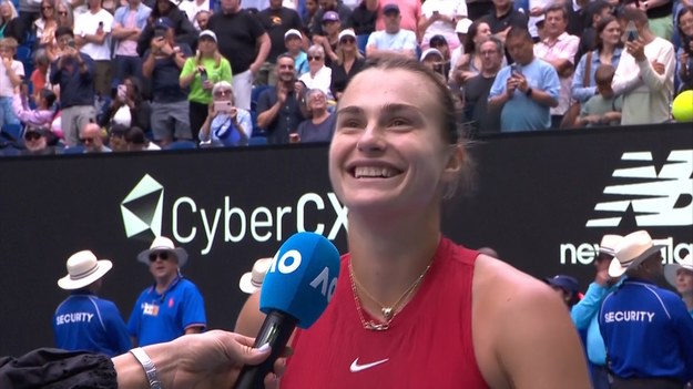 Obrończyni tytułu Aryna Sabalenka awansowała do 16. rundy Australian Open 2024 dzięki dominującemu zwycięstwu 6-0, 6-0 nad Lesią Tsurenko na Rod Laver Arena w piątek.

Rozstawiona z nr 2 Sabalenka, która 12 miesięcy temu zdobyła swój pierwszy tytuł Wielkiego Szlema, potrzebowała zaledwie 52 minut, aby dwukrotnie pokonać 28. rozstawioną Tsurenko i wygrać swój 10. mecz z rzędu w Melbourne.

Źrodło: Associated Press,ESPN, ESPN + 