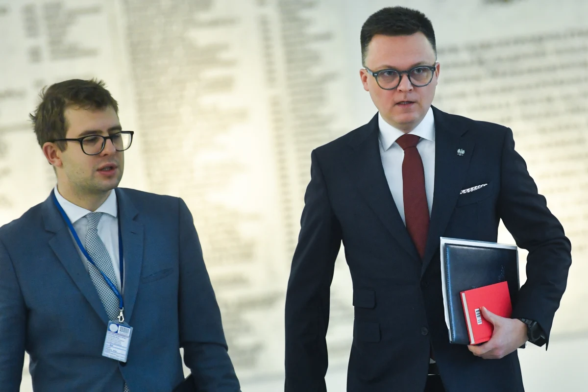 Gotowe są uzasadnienia postanowień Sądu Najwyższego ws. wygaszenia mandatów poselskich Mariusza Kamińskiego i Macieja Wąsika. Izba Kontroli Nadzwyczajnej tego sądu uznała oba odwołania i uchyliła decyzję marszałka Sejmu o wygaszeniu mandatów poselskich polityków PiS. To na nie czekał z decyzją ws. mandatu Macieja Wąsika marszałek Hołownia.