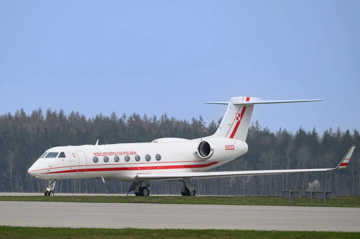 Wykazy lotów najważniejszych osób w państwie, tzw. lotów HEAD, zostaną odtajnione. Taką decyzję podjął szef Kancelarii Prezesa Rady Ministrów Jan Grabiec. Wykazy lotów zostały wyłączone z publicznego udostępniania decyzją byłego szefa KPRM Marka Kuchcińskiego.