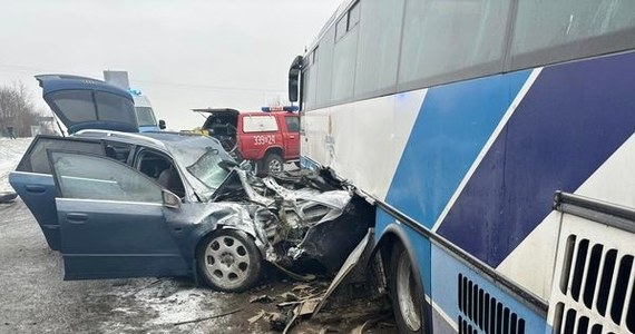 Sześć osób zostało rannych w wypadku na drodze krajowej nr 94 w Trzcianie koło Rzeszowa. Na miejsce wezwano śmigłowiec Lotniczego Pogotowia Ratunkowego.