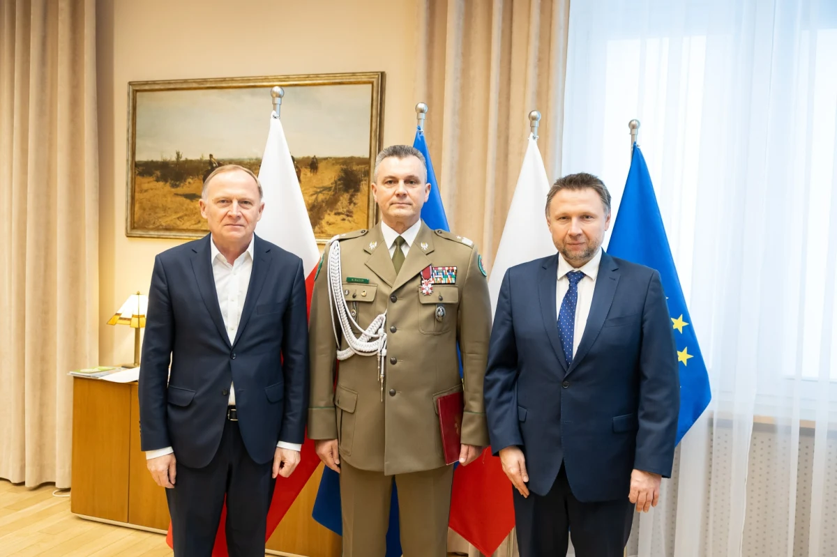 Generał brygady SG Robert Bagan został powołany na stanowisko komendanta głównego Straży Granicznej - poinformowało Ministerstwo Spraw Wewnętrznych i Administracji. astąpi gen. dyw. SG Tomasza Pragę, który na czele Straży Granicznej stał od 2018 roku.