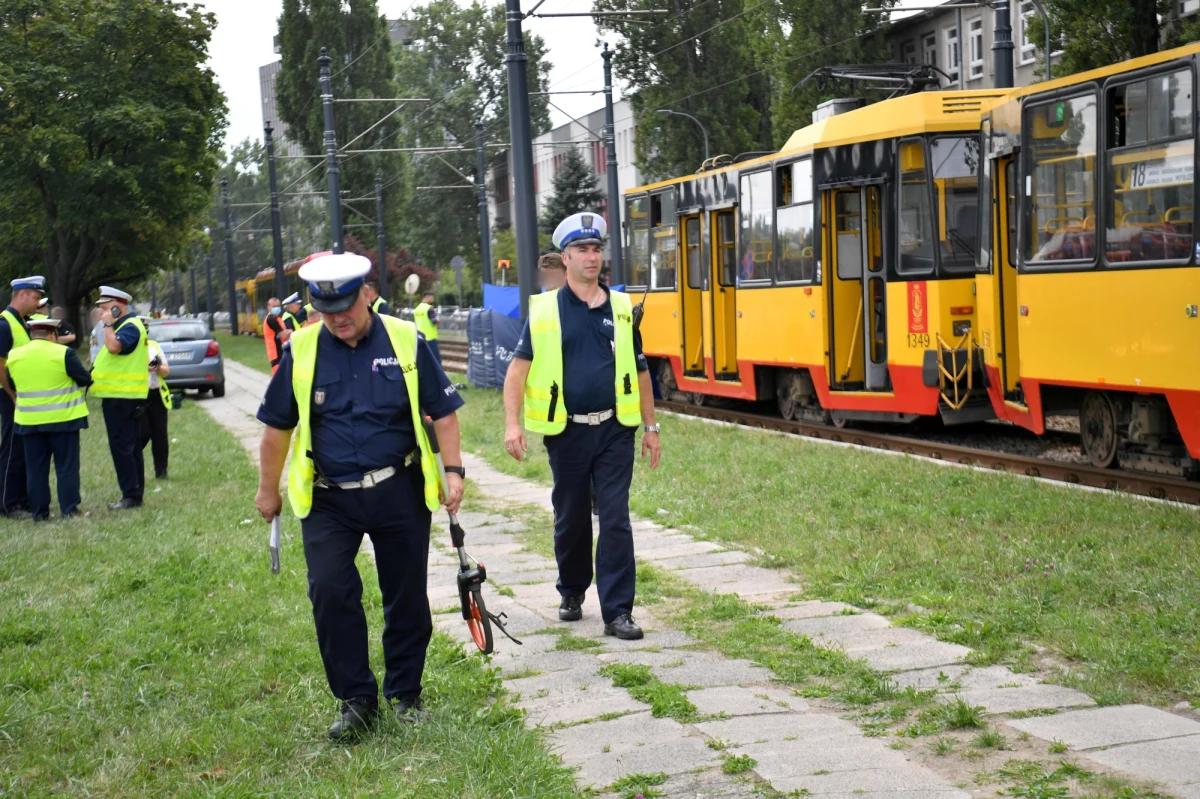 W marcu w Sądzie Rejonowym Warszawa Praga-Północ ma ruszyć proces w sprawie tragicznego wypadku przy ul. Jagiellońskiej. Drzwi tramwaju przytrzasnęły wysiadającego z babcią 4-latka. Pojazd ruszył. Dziecko zmarło. Na ławie oskarżonych ma zasiąść motorniczy.
