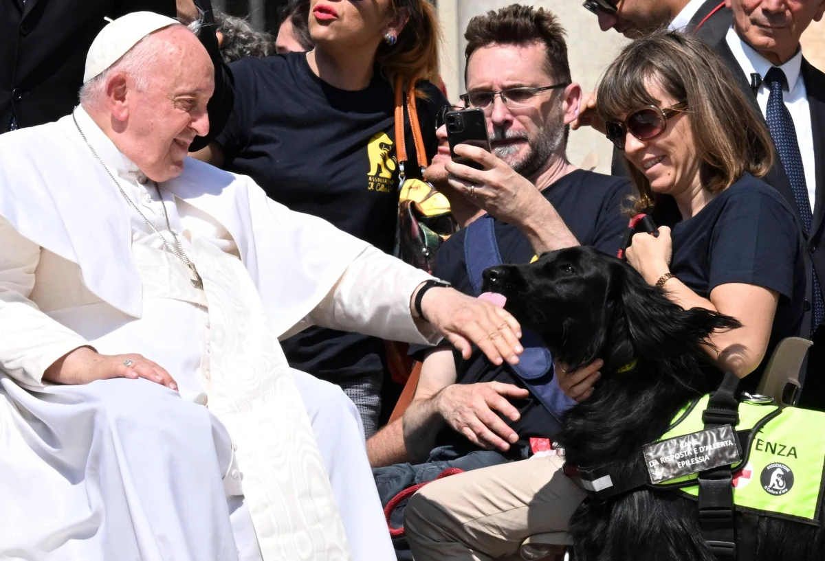 "Wszyscy mogą mieć pieska, ale trzeba mieć dzieci. Włochy, Hiszpania potrzebują dzieci" - powiedział papież Franciszek podczas audiencji dla przedstawicieli włoskiego stowarzyszenia działającego na rzecz pomocniczości i modernizacji lokalnych urzędów. Obecnych było około 200 burmistrzów.