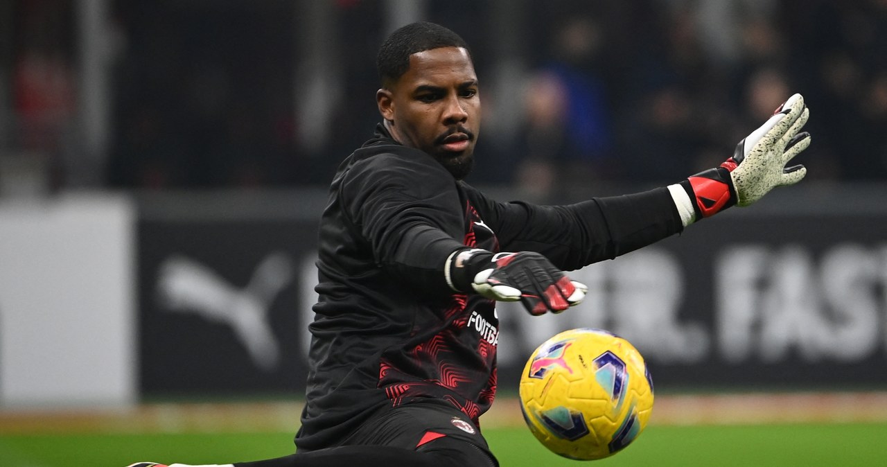 Chwile grozy w Serie A. Bramkarz padł na murawę i stracił przytomność