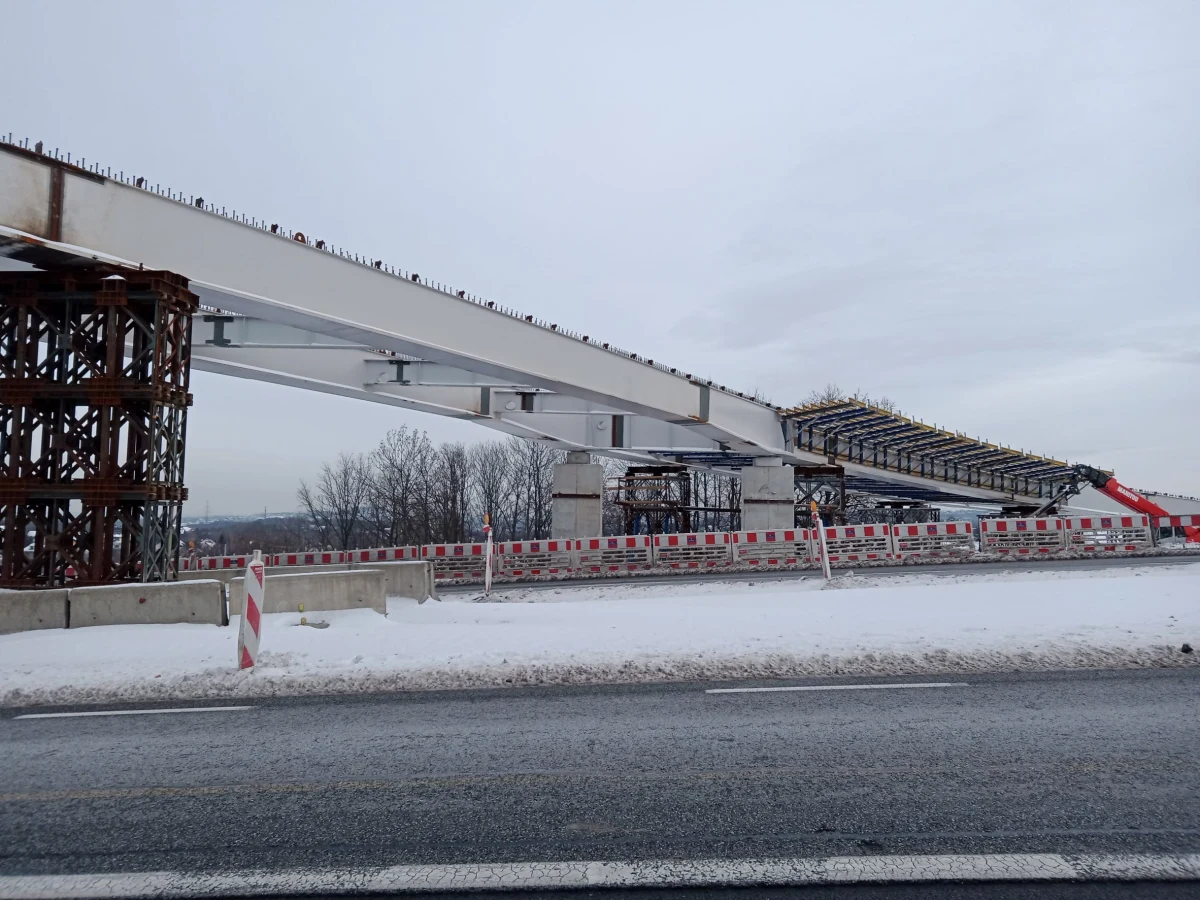 W poniedziałek (22 stycznia) o 5 rano zmieni się organizacja ruchu na zakopiance w Gaju, w okolicy wiaduktu budowanego nad drogą krajową nr 7. Sprawdź szczegóły.