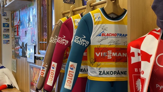 W Zakopanem znajduje się wyjątkowe miejsce dla kibiców skoków narciarskich. Kilka lat temu Kamil Stoch otworzył galerię, gdzie prezentuje wszystkie swoje trofea.