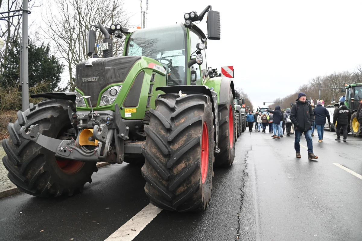 Poważne utrudnienia czekają w poniedziałek (22 stycznia) kierowców na autostradzie koło Szczecina. Niemieccy rolnicy mają przez kilka godzin blokować trasę do Berlina. Z tego powodu konieczne będzie zamknięcie kilkunastokilometrowego odcinka autostrady A6 do granicy w Kołbaskowie.