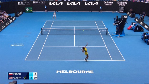 Rozstawiona z numerem 4 Coco Gauff ze Stanów Zjednoczonych po zwycięstwie 6:1, 6:2 nad Polką Magdaleną Frech weszła do pierwszego w swojej karierze ćwierćfinału Australian Open.