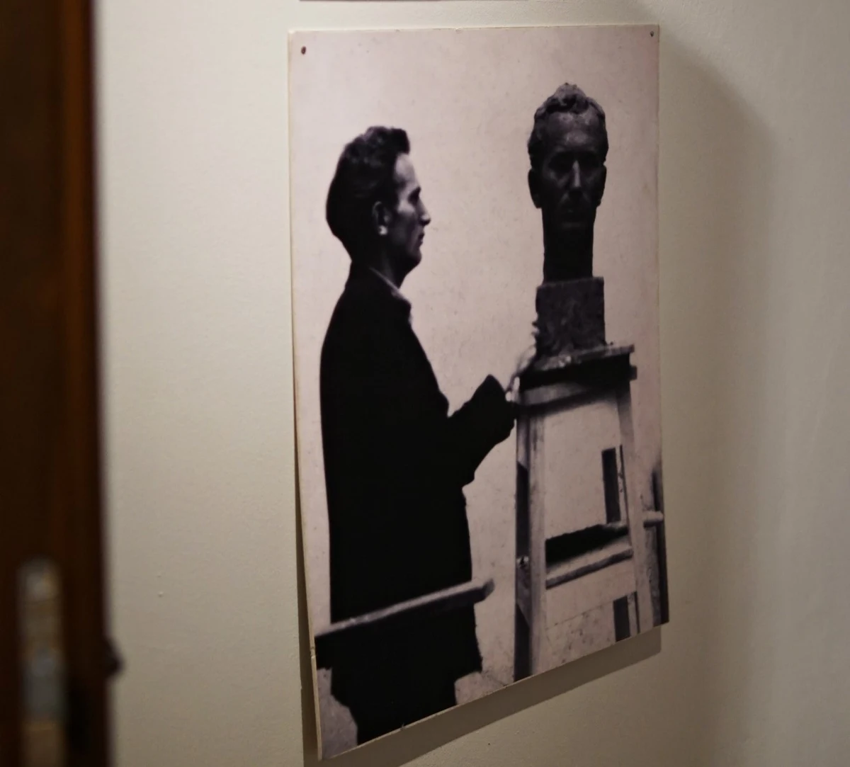 Od soboty można oglądać wystawę rzeźb Stanisława Strzyżyńskiego pt. "Pasjonują mnie ludzkei losy" w Muzeum Nadwiślańskim w Kazimierzu Dolnym. Artysta związany z Nałęczowem, był autorem m.in. pomników poświęconych ofiarom II wojny światowej w Bełżcu, Dęblinie czy Zbędowicach.