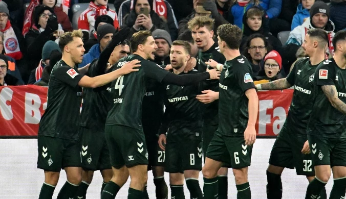 Bayern jednak na kolanach. Fenomenalny gol pogrążył mistrza Niemiec [WIDEO]