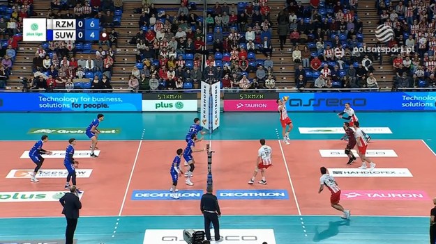 Skrót meczu Asseco Resovia Rzeszów – MKS Ślepsk Malow Suwałki 3:1 (25:14, 21:25, 25:15, 25:22) - siatkówka, PlusLiga 2024, 17. kolejka.
___________

Asseco Resovia: Łukasz Kozub, Yacine Louati, Karol Kłos, Jakub Bucki, Torey DeFalco, Bartłomiej Mordyl – Michał Potera (libero) oraz Stephen Boyer, Fabian Drzyzga, Adrian Staszewski. Trener: Giampaolo Medei.
Ślepsk Malow: Bartosz Firszt, Konrad Stajer, Bartosz Filipiak, Paweł Halaba, Joaquin Gallego, Matias Sanchez – Mateusz Czunkiewicz (libero) oraz Arkadiusz Żakieta, Ziga Stern, Maksim Buculjević, Jakub Macyra. Trener: Dominik Kwapisiewicz.