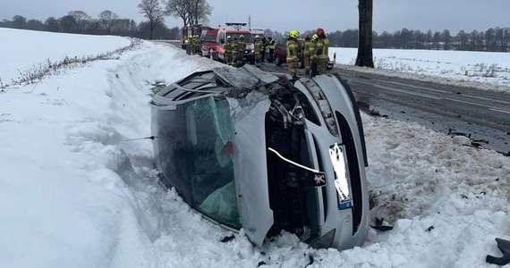 Sześć osób zostało poszkodowanych w wypadku, do którego doszło w niedzielę w okolicach Pieniężna (woj. warmińsko-mazurskie). Poszkodowani trafili do szpitali w Elblągu i Bartoszycach.