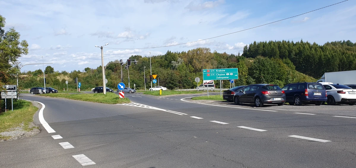 GDDKiA podpisała umowę na budowę nowego węzła w Myślenicach, na skrzyżowaniu zakopianki z ul. Sobieskiego. Powstanie również kładka dla pieszych na wysokości przystanku Tarnówka. 