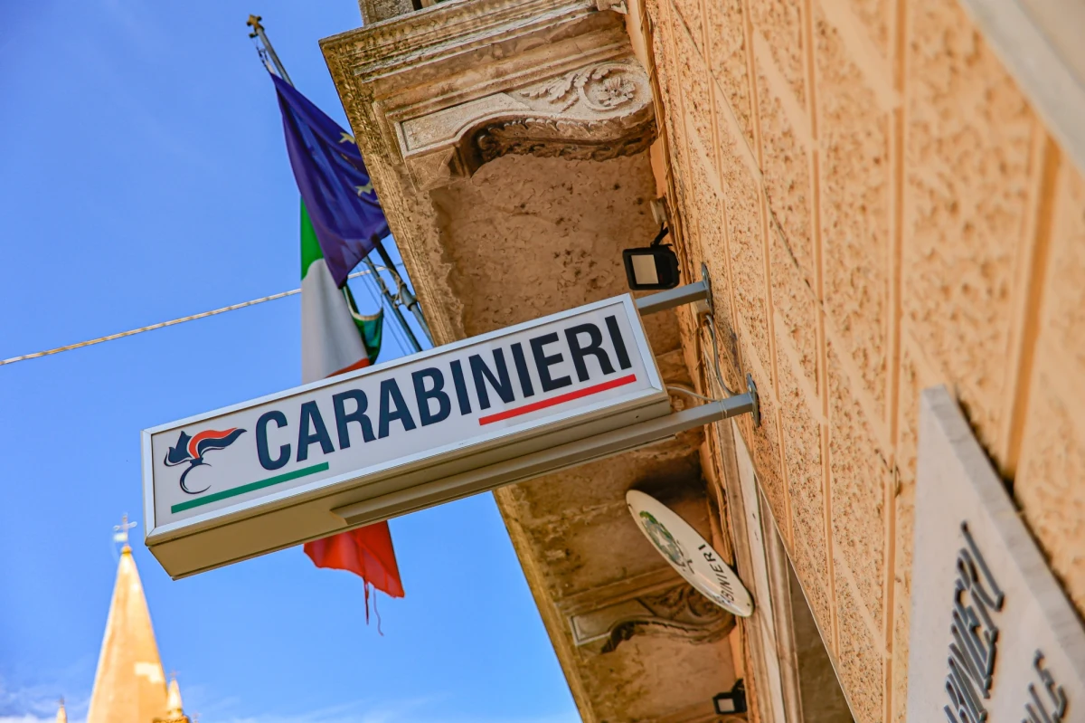 Zwłoki 42-letniego Polaka znaleziono w zalesionym terenie w pobliżu rzeki Stura, na obrzeżach Venaria Reale w prowincji Turyn. Z medialnych doniesień wynika, że kilkukrotnie miał zostać ugodzony ostrym narzędziem. Śledztwo w tej sprawie wszczęła policja.