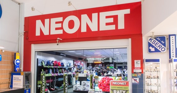 "Planowanych do zamknięcia do końca lutego lub już zamkniętych jest łącznie 26 sklepów Neonet" - przekazał zarząd spółki. Ma to związek z ogłoszonym w grudniu rozpoczęciem restrukturyzacji firmy. Neonet podał listę sklepów, które przewidziano do zamknięcia.