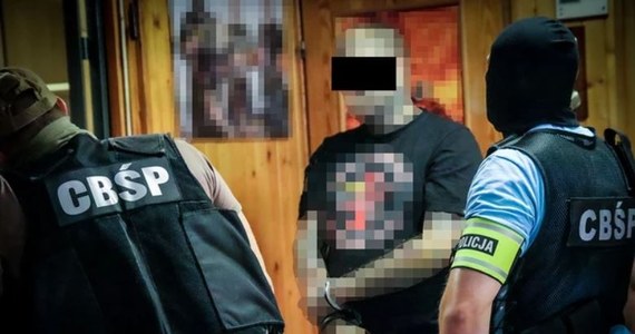 Jest akt oskarżenia przeciwko grupie przestępczej, która awionetką przemycała narkotyki z Hiszpanii do Polski. Oskarżonych jest 12 osób.