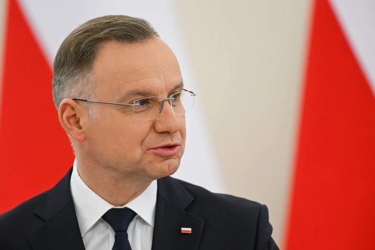 Minister sprawiedliwości, prokurator generalny Adam Bodnar jeszcze dziś, a najpóźniej w środę przekaże prezydentowi dokumenty z opinią w sprawie Macieja Wąsika i Mariusza Kamińskiego - poinformowała w Polsat News wiceminister sprawiedliwości Maria Ejchart. Szef gabinetu prezydenta Marcin Mastalerek mówił w TVN24, że "to prezydent ma rację w tej sprawie, a nie prezes Jarosław Kaczyński".