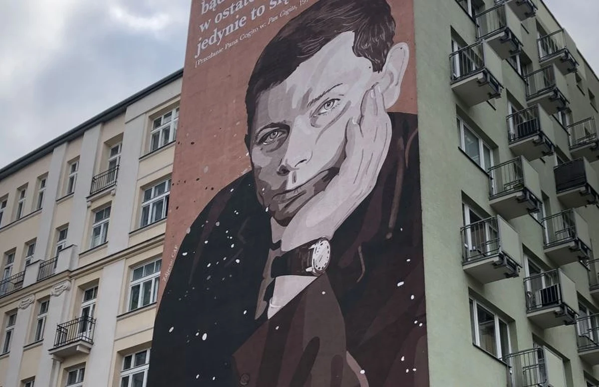 Mural przedstawiający Zbigniewa Herberta odsłonięto w centrum Warszawy przy ulicy Tamka. Jest to część obchodów przypadającej w tym roku setnej rocznicy urodzin poety.