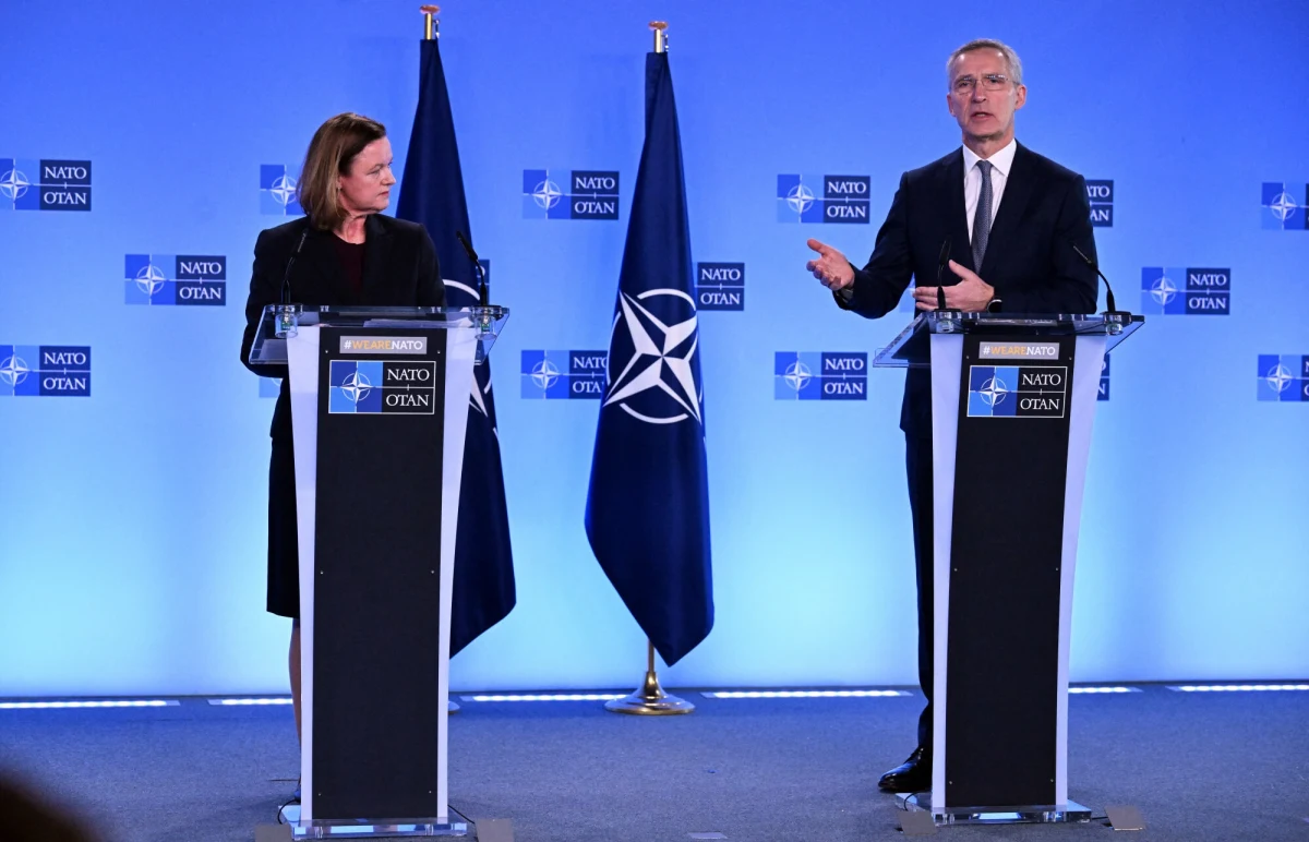 NATO podpisało kontrakt o wartości 1,2 mld dolarów na dostawy amunicji artyleryjskiej 155 mm. Zgodnie z umową, część z ok. 220 tys. sztuk pocisków zostanie dostarczona do Ukrainy. Pierwsze dostawy są spodziewane pod koniec 2025 roku.