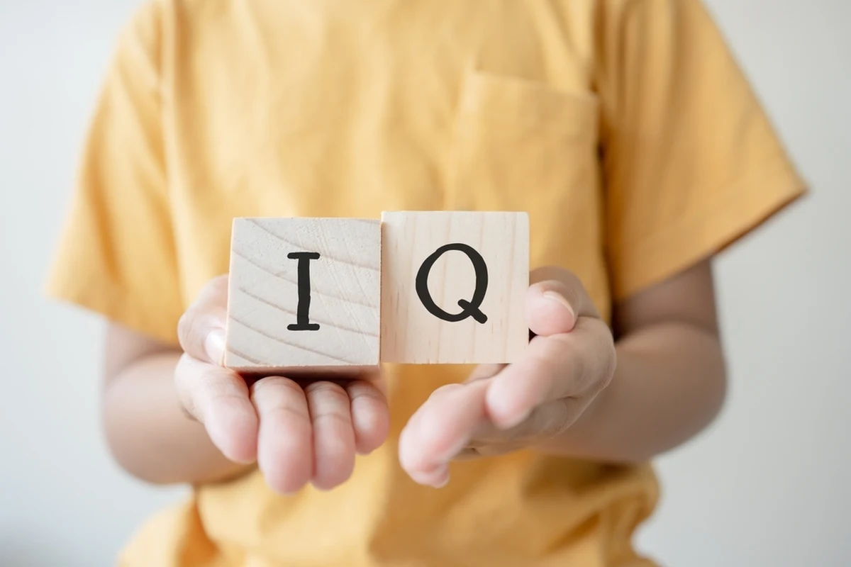 12-letni Brytyjczyk został przyjęty do Mensy - elitarnej grupy najbardziej inteligentnych ludzi na świecie. Jego iloraz inteligencji jest wyższy od tego, który uzyskali Albert Einstein i Stephen Hawking.