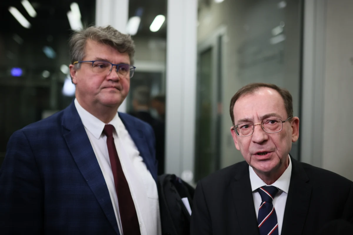 Prezydent Andrzej Duda zastosował prawo łaski wobec Mariusza Kamińskiego oraz Macieja Wąsika przez darowanie kar pozbawienia wolności i środków karnych oraz zarządzenie zatarcia skazań - poinformowała prezydencka ministra Małgorzata Paprocka.