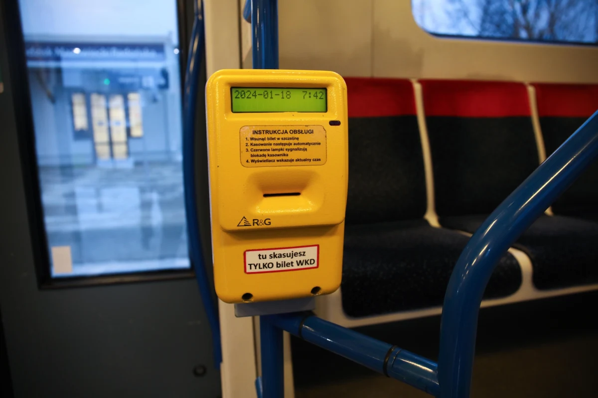 Pasażerowie Warszawskiej Kolei Dojazdowej mogą odetchnąć. Nie będą już mieli problemów z korzystaniem z WKD, ponieważ strajkujący od minionego czwartku maszyniści zakończyli swój protest. Związkowcy domagający się podwyżki wynagrodzeń doszli w tej sprawie do porozumienia z Zarządem spółki WKD. 