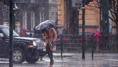 Silny wiatr i deszcz. Są ostrzeżenia IMGW i alert RCB