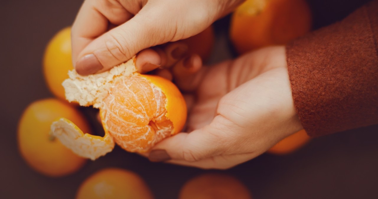 ¿Qué puedes hacer con cáscara de mandarina?  Agente limpiador y exfoliante natural.