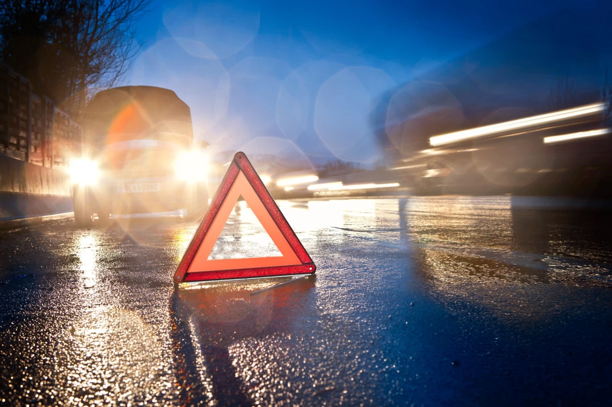 W Tarnowie Podgórnym kierujący ciężarówką potrącił pieszą. Kobieta w stanie ciężkim została przewieziona do szpitala. Ruch na drodze krajowej 92 został już wznowiony.   