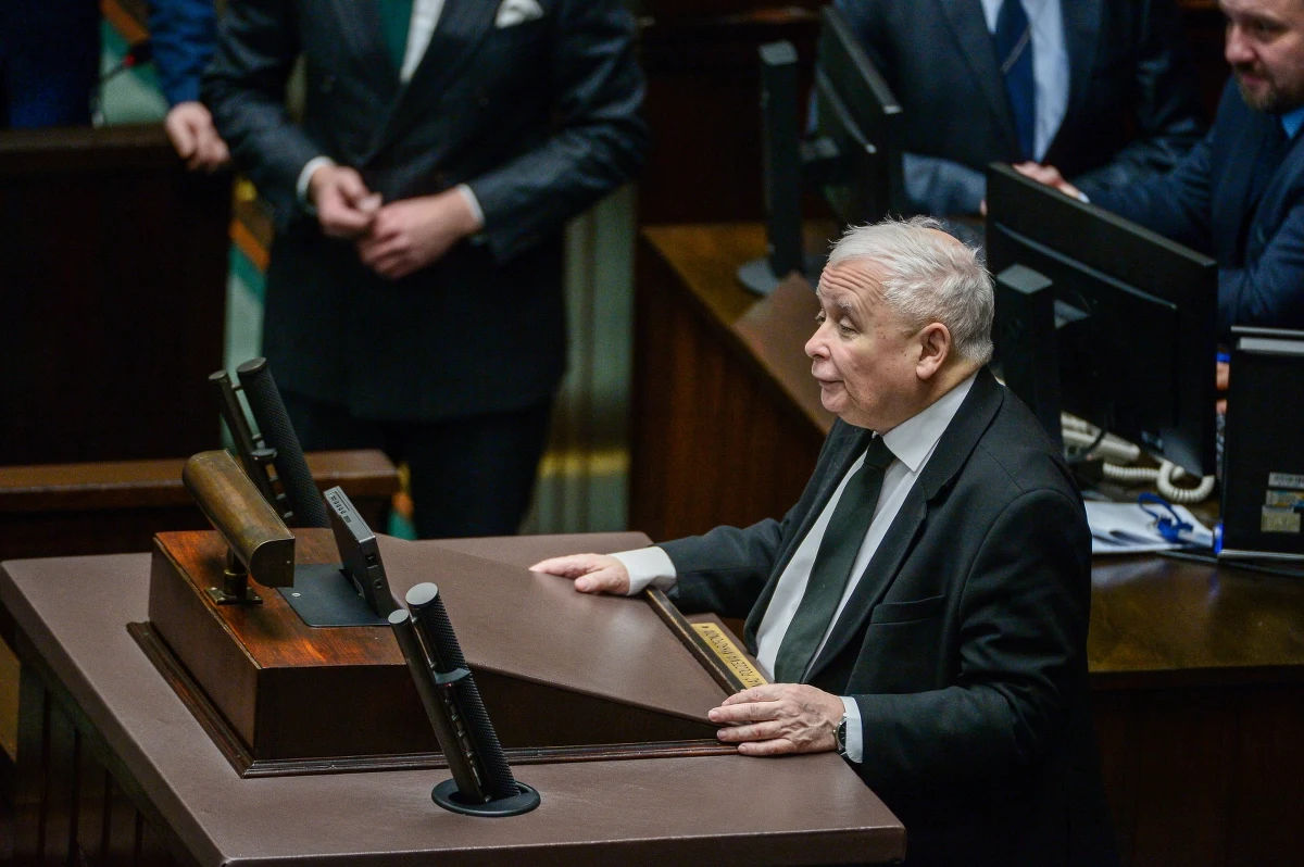 Jarosław Kaczyński stwierdził, że Mariusz Kamiński w zakładzie karnym był torturowany poprzez przymusowe dokarmianie. "Jestem przekonany, że to decyzja osobista Tuska i on osobiście powinien za tortury w Polsce odpowiadać" - mówił prezes PiS.