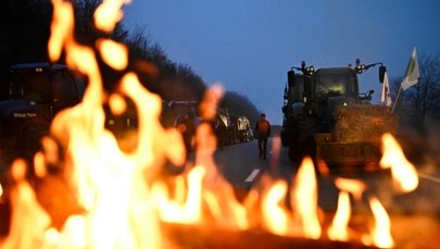 Protesty we Francji. Rolnicy niszczą importowaną żywność