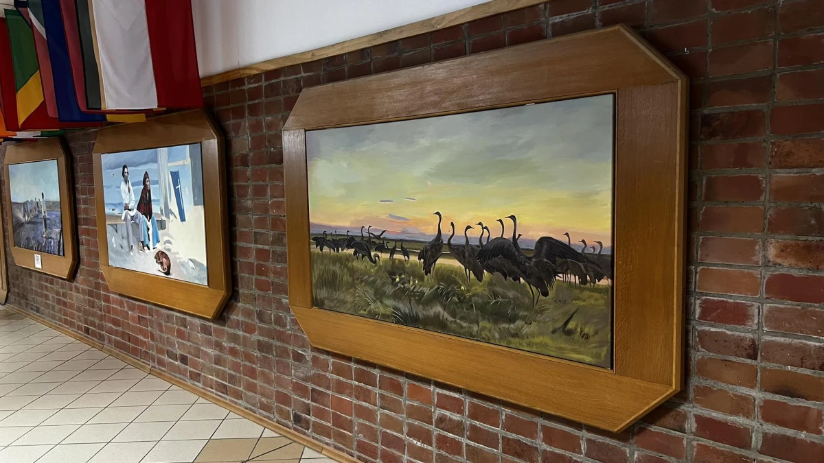 Sztuka Gierymskiego, Chełmońskiego czy Wyczółkowskiego zagościła na ścianach korytarzy wydziału budownictwa Politechniki Białostockiej. Kopie obrazów malują studentki architektury krajobrazu z koła naukowego ArtChitektura.