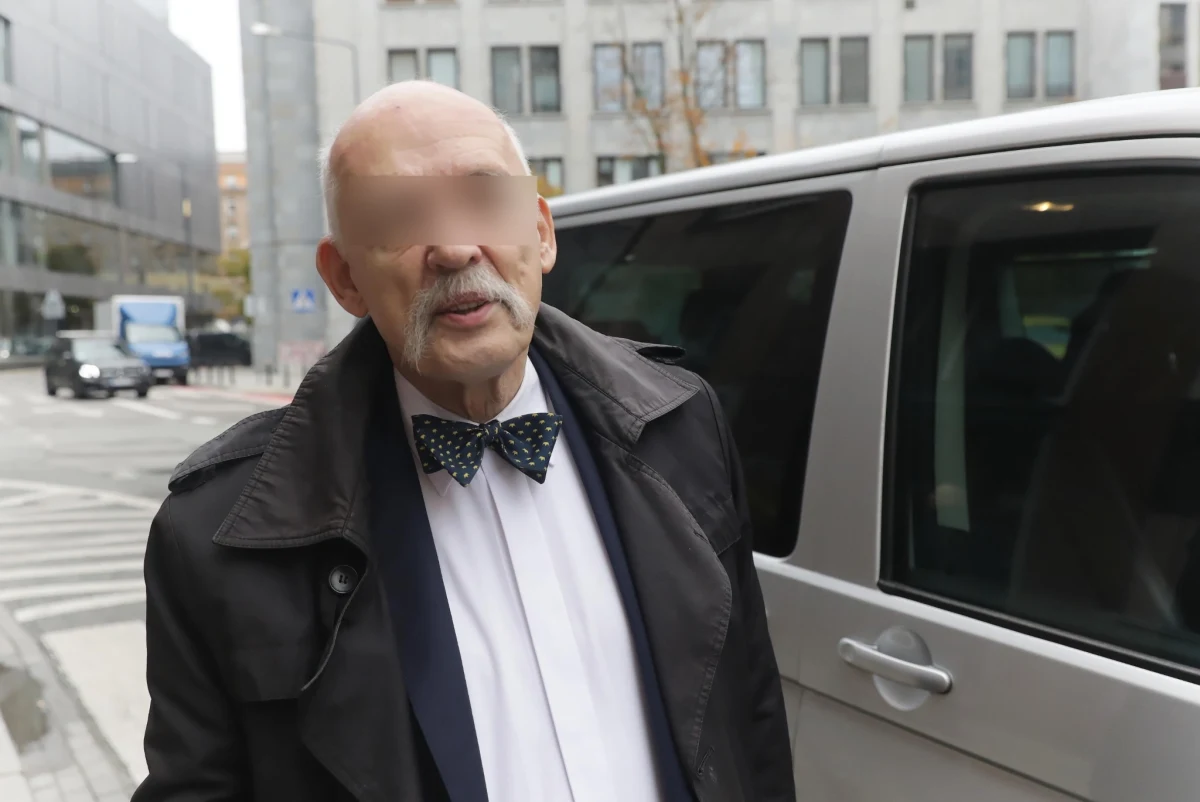 Były poseł Konfederacji Janusz K-M. usłyszał prokuratorskie zarzuty - poinformował prok. Remigiusz Krynke z Prokuratury Okręgowej Warszawa-Praga. Chodzi o jazdę samochodem bez prawa jazdy.