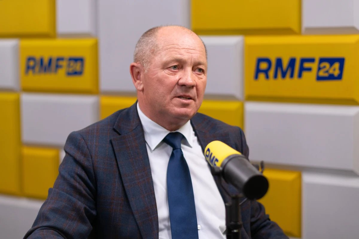 Uważamy, że najwłaściwsze jest przywrócenie kompromisu tego z 1983 roku. Można to zrobić ustawowo. Myślę, że w tej sprawie również byłaby zgoda pana prezydenta. Potem rzeczywiście rozpisanie referendum i tu już decyzja obywateli – mówi Marek Sawicki z PSL, pytany o projekt w sprawie aborcji do 12. tygodnia ciąży, który pojawił się w Sejmie. 