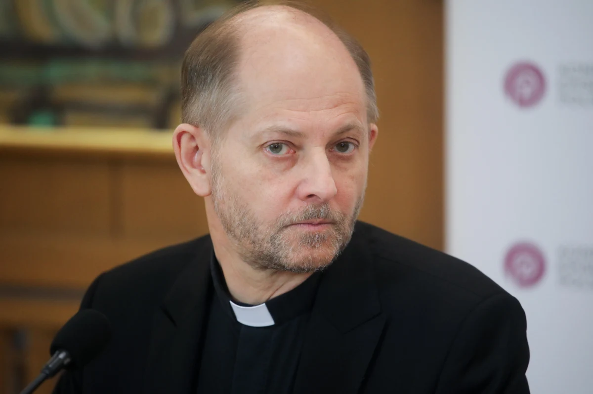 "Porażającymi" nazwał rzecznik Konferencji Episkopatu Polski ks. Leszek Gęsiak rządowe projekty ustaw aborcji i pigułki dzień po. "Życie człowieka zaczyna się od poczęcia" - utrzymuje ksiądz zgodnie z doktryną Kościoła Katolickiego.