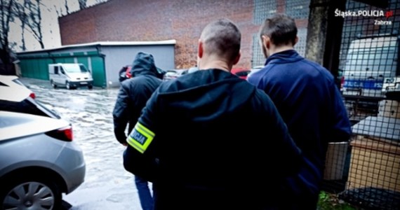 ​Kara dożywotniego pozbawienia wolności grozi 21-letniemu mieszkańcowi Zabrza. Mężczyzna usłyszał zarzut zabójstwa swojego o trzy lata starszego brata. Trzy najbliższe miesiące sprawca spędzi w areszcie.