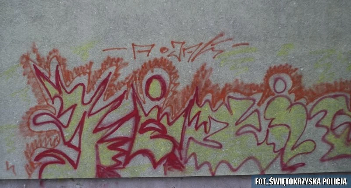 ​Zauważył mężczyznę, który farbą dewastował elewację budynku. 11-latek ze Starachowic (Świętokrzyskie) nie zawahał się ani chwili i zadzwonił z tą informacją na policję. Dzięki jego pięknej postawie, funkcjonariusze zatrzymali na gorącym uczynku 30-latka. Dodatkowo mężczyzna posiadał przy sobie środki odurzające. Teraz za swoje czyny odpowie przed sądem.