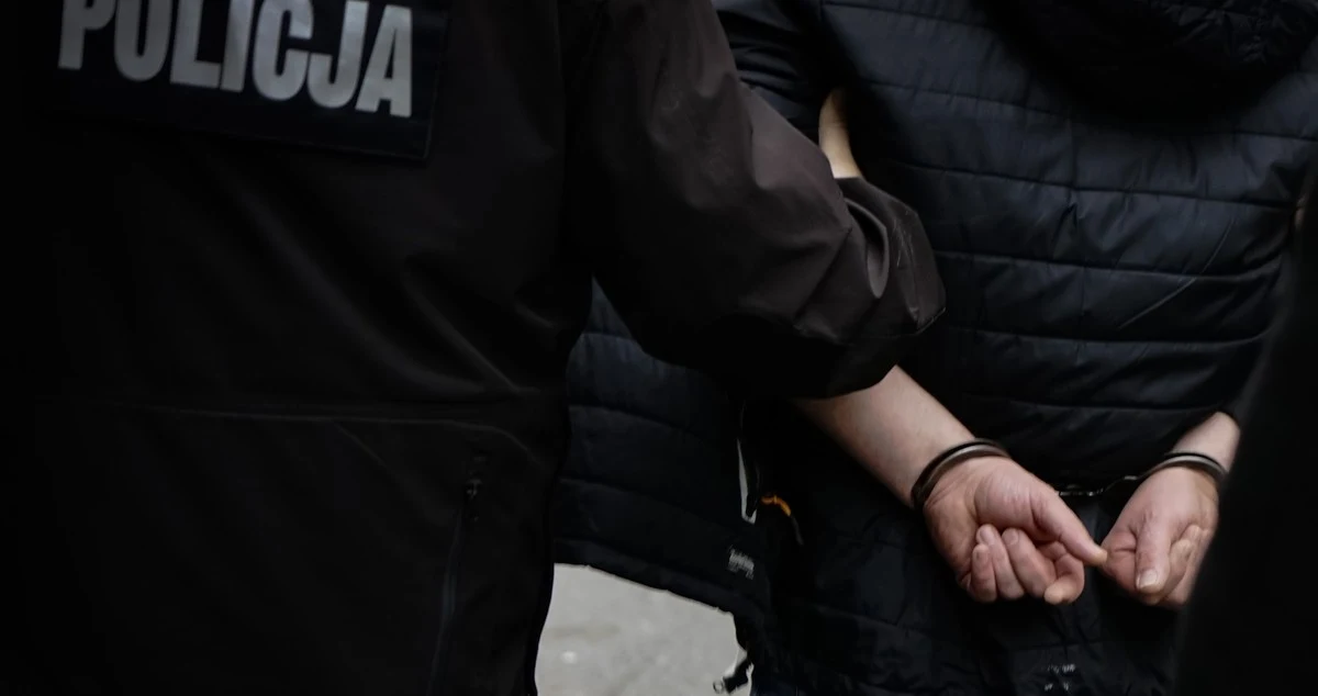 Do sądu trafił akt oskarżenia wobec trzech osób - chodzi o sprawę sprzed ponad dwóch lat dotyczącą ostrzelania domu sędziego i podpalenia pomieszczenia w pobliżu jego domu. Zarzuty usłyszeli trzej mężczyźni w wieku 39, 47 i 64 lata.