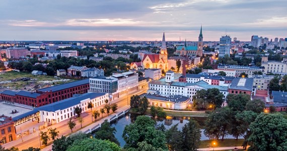 Ponad 5 tys. uczniów szkół podstawowych w Łodzi skorzysta z półkolonii w trakcie ferii, które zaczynają się w woj. łódzkim w poniedziałek (29 stycznia). Specjalną ofertę dla dzieci i młodzieży przygotowały placówki kulturalne, sportowe i edukacyjne.